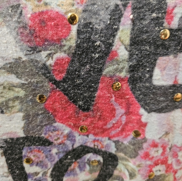 Daytrip Live to Love Floral Scoop Neck T-shirt - Picture 5 of 13